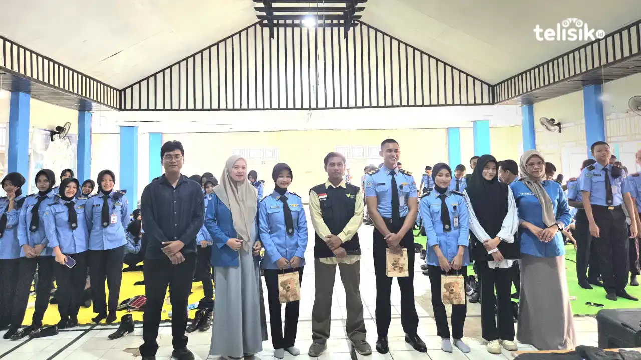 SMKN 7 Kendari Kolaborasi Gerakan Menulis Al-Quran, Perkuat Karakter Religius dan Budaya Industri