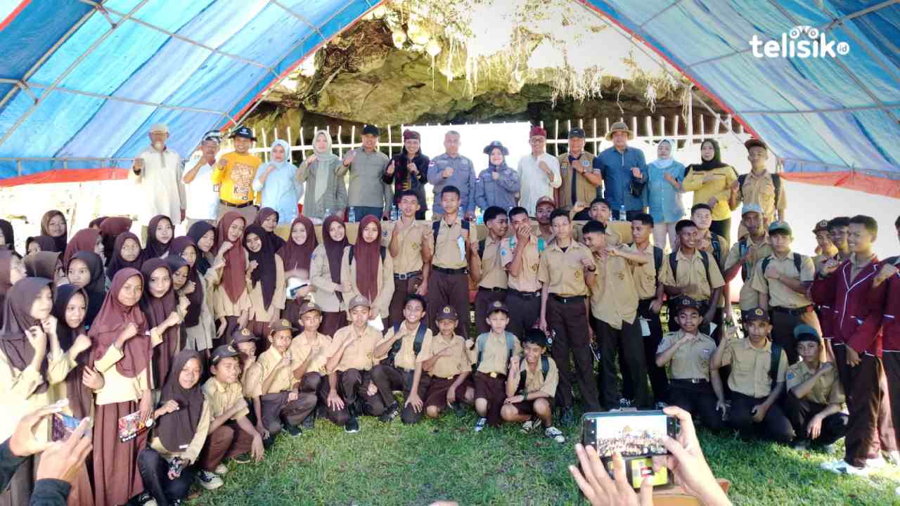 Pelajar di Muna Diajak Pahami Sejarah Gua Liangkabori Berisi Lukisan Tertua di Dunia