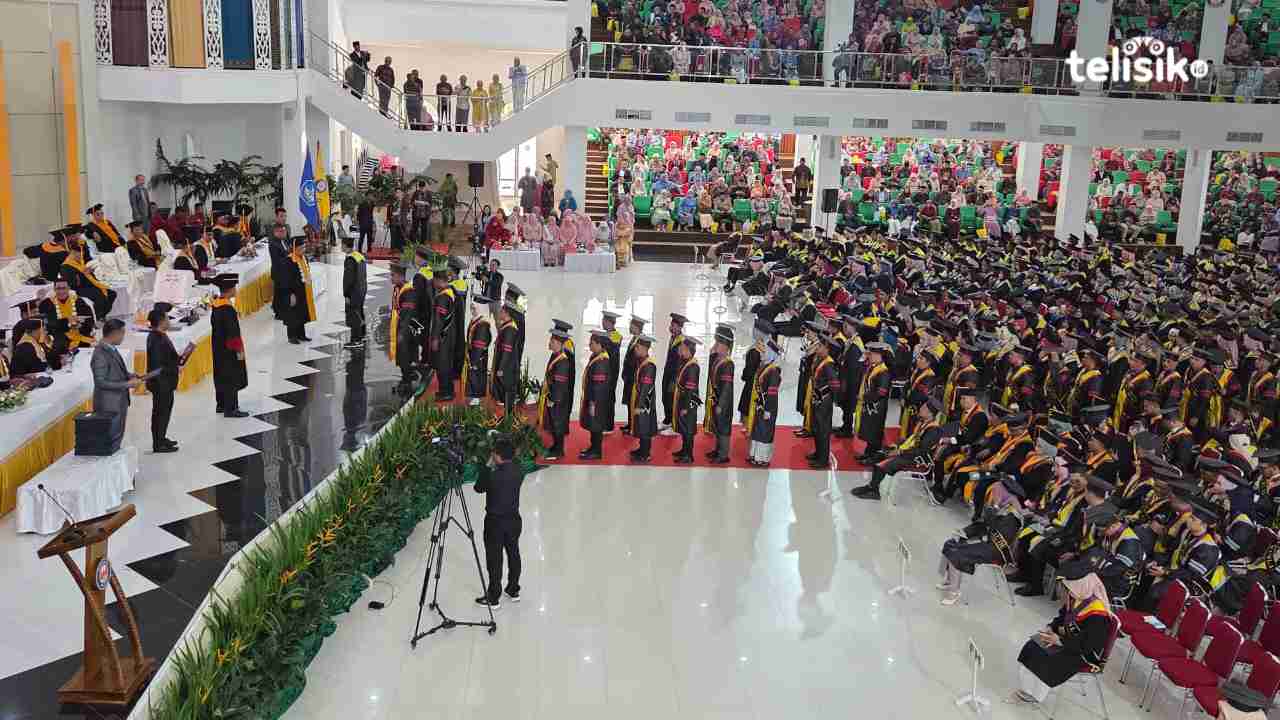 UHO Kendari Wisuda 702 Lulusan, Tegaskan Komitmen Cetak SDM Unggul untuk Indonesia Maju