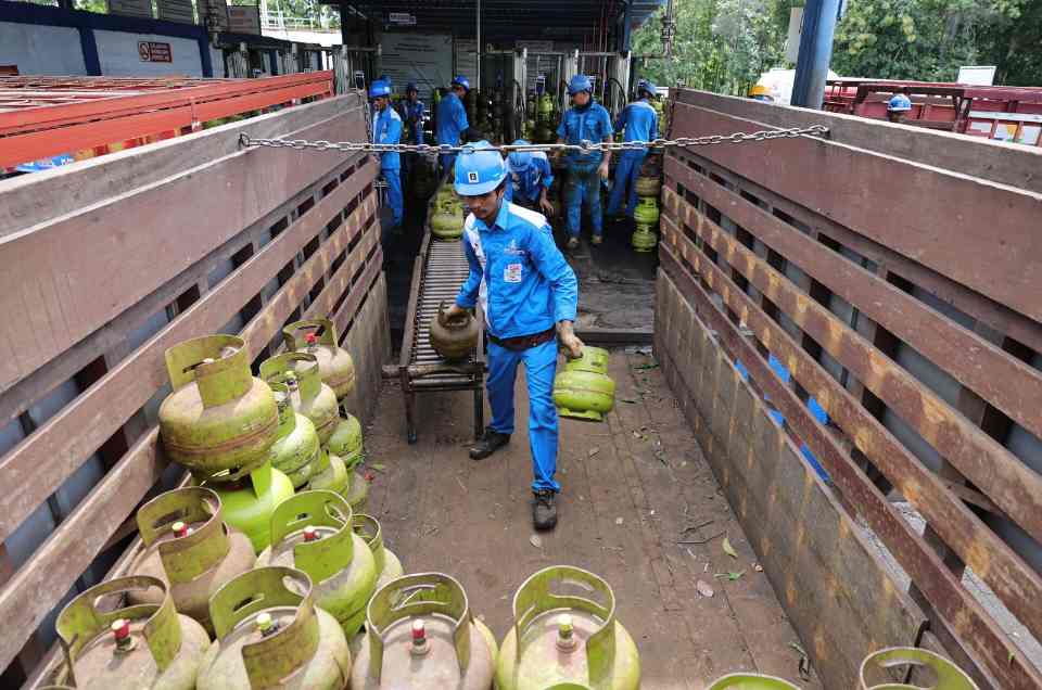 Pertamina Tambah 392.910 Tabung LPG 3 Kg di Sulawesi Selama Long Weekend