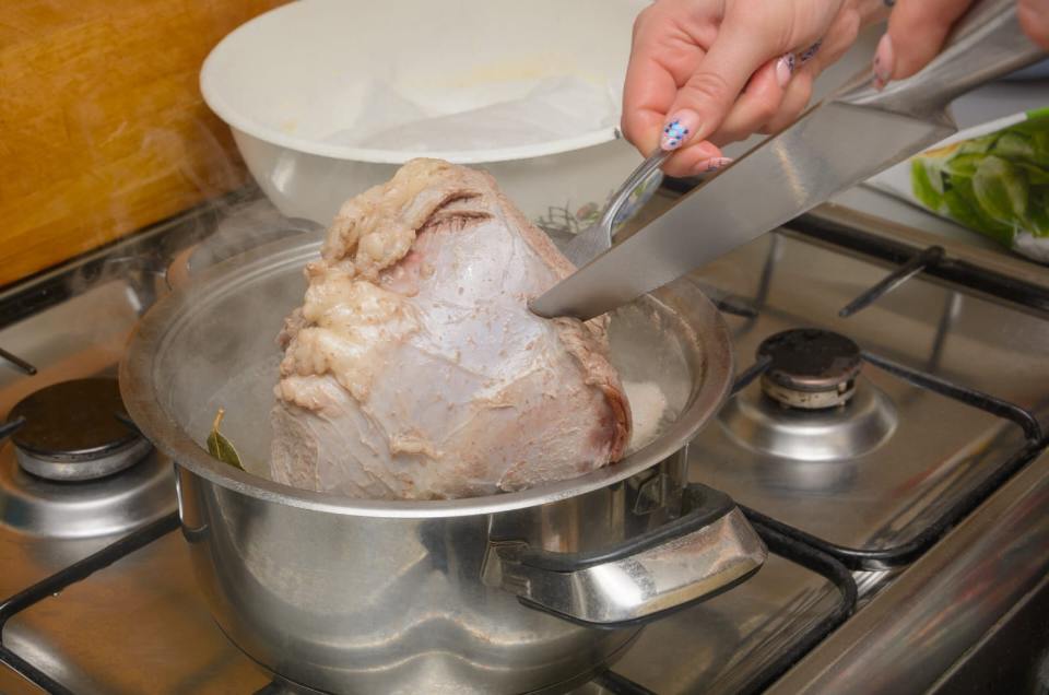 Cara Merebus Daging Sapi Cepat Empuk dan Hemat Gas