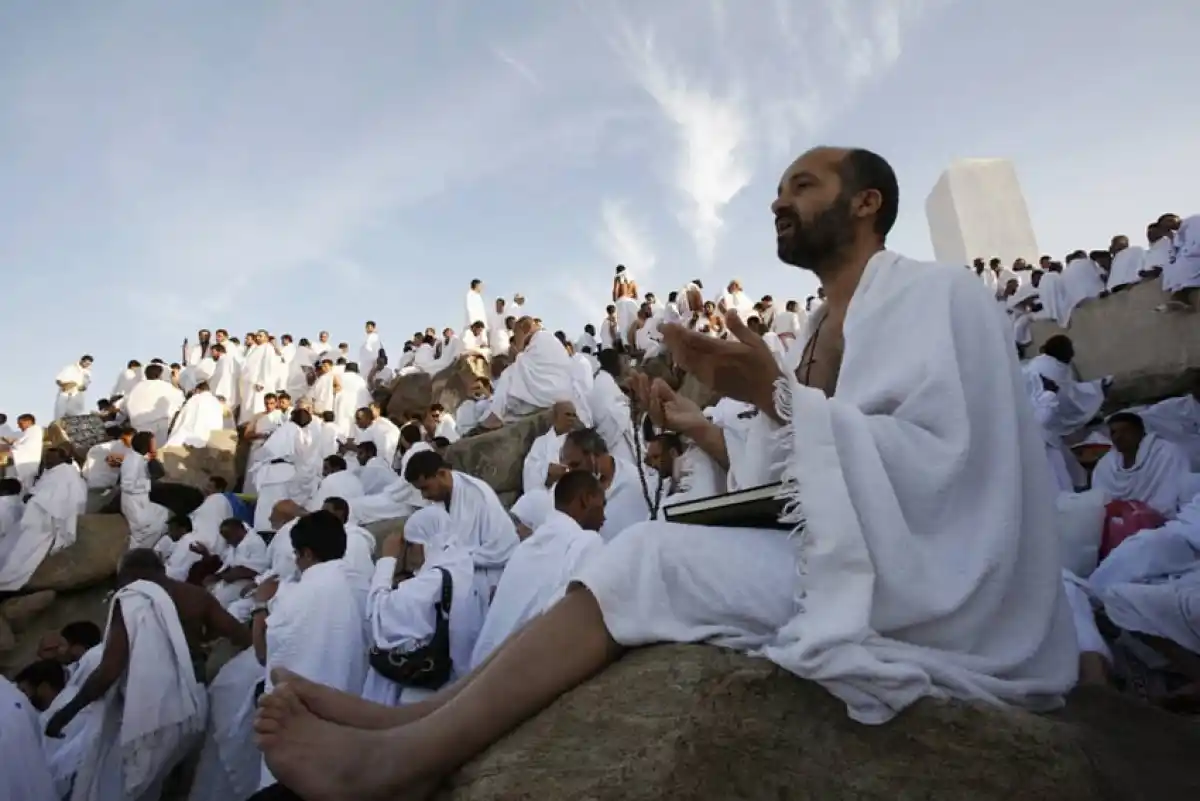 Hukum Menggunakan Deodoran Saat Berihram, Boleh atau Haram?