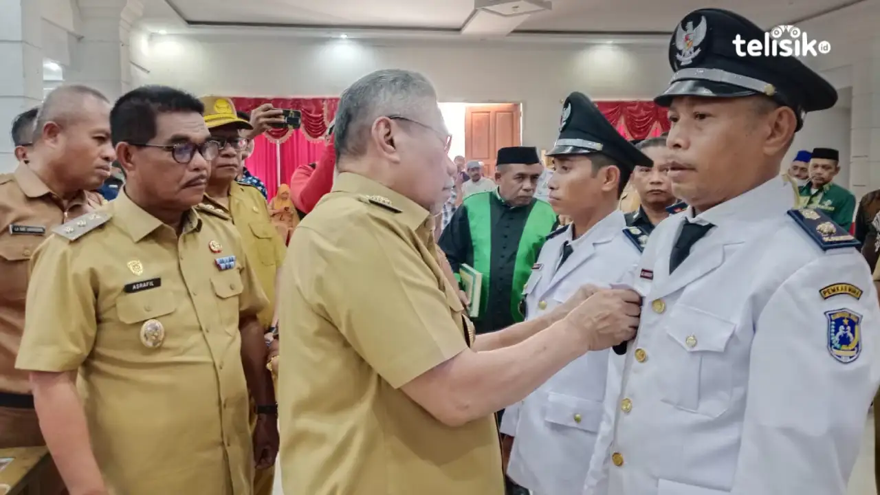 Lantik Tiga Kades PAW, Bupati Muna Tekankan Pandai-pandai Kelola Potensi Desa