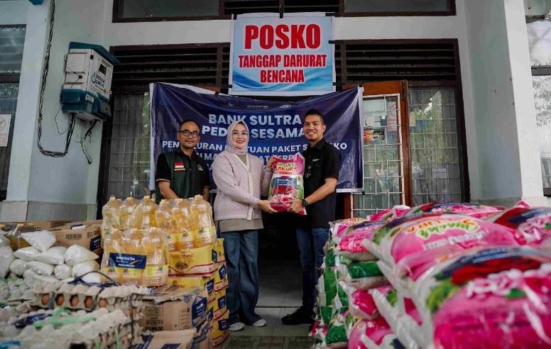 Ratusan Paket Sembako Disalurkan Bank Sultra di Tengah Kondisi Darurat Banjir Kendari