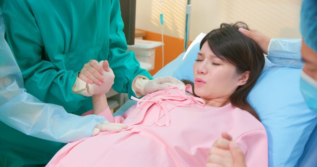 Tak Boleh Tidur Usai Melahirkan, Begini Fakta Medis di Baliknya