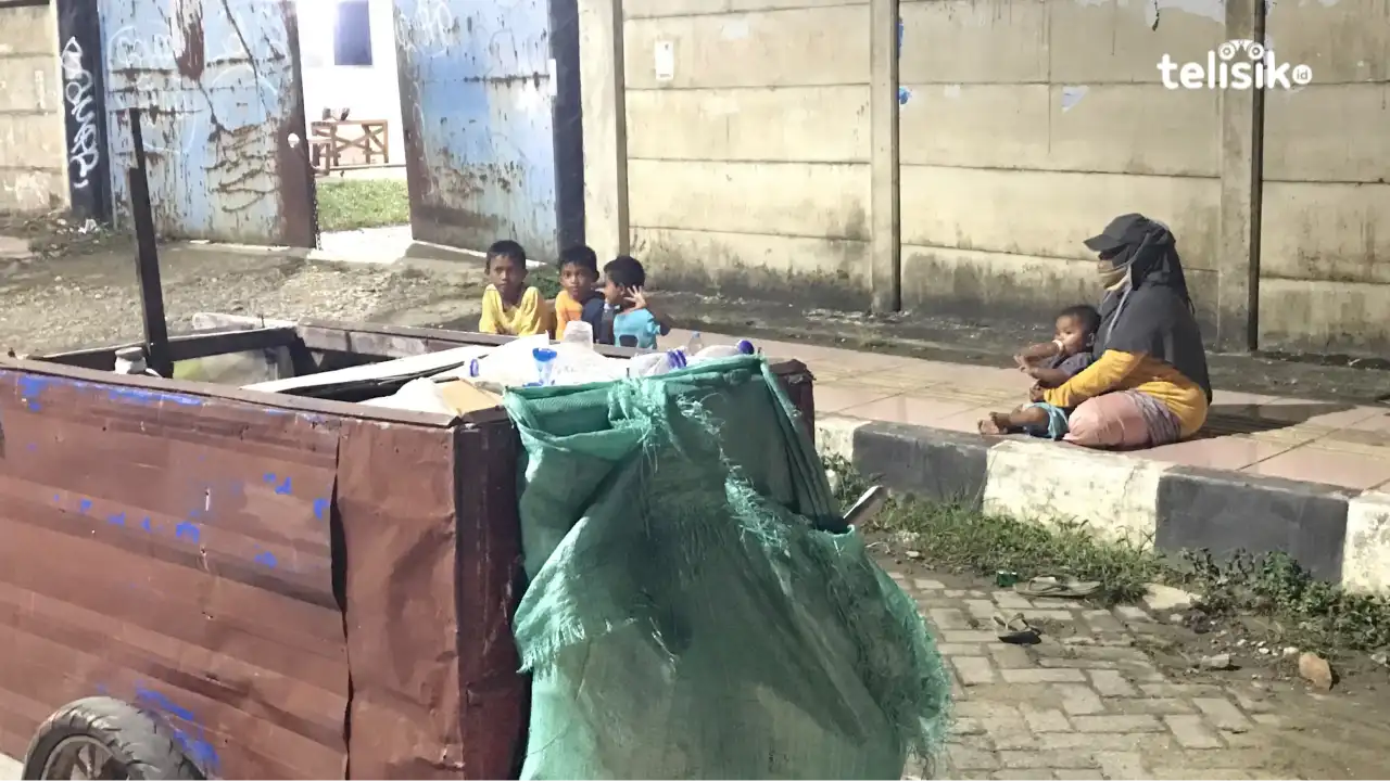 10 Tahun jadi Pemulung, Ayu Bertahan Hidupi 6 Anak dengan Penghasilan Rp 20 Ribu Sehari