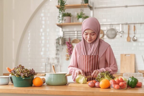 Perempuan Ambisius Masih Dipandang Negatif, Akademisi Kritik Tren Tradwife
