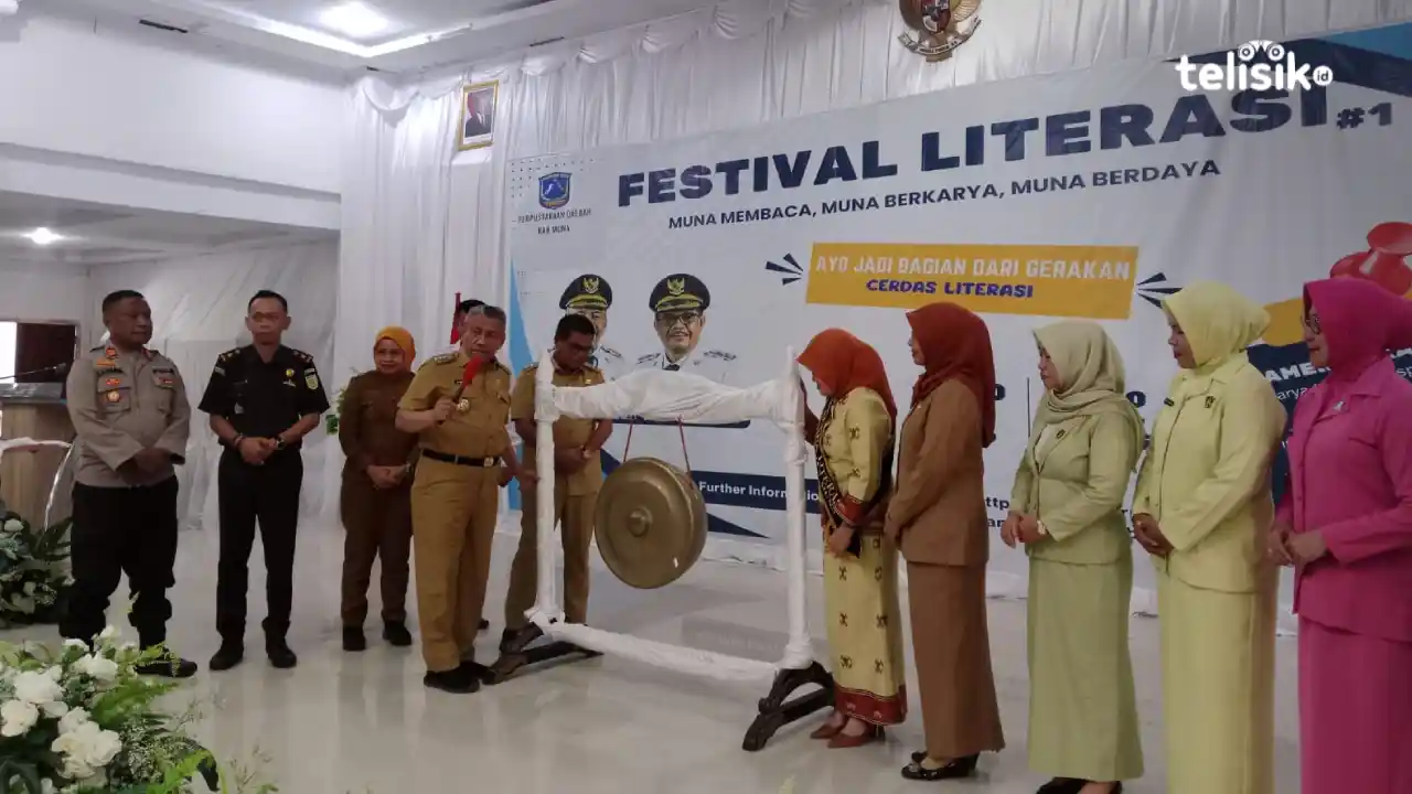 Buka Festival Literasi, Bupati Muna Ingatkan Jangan Bosan Membaca