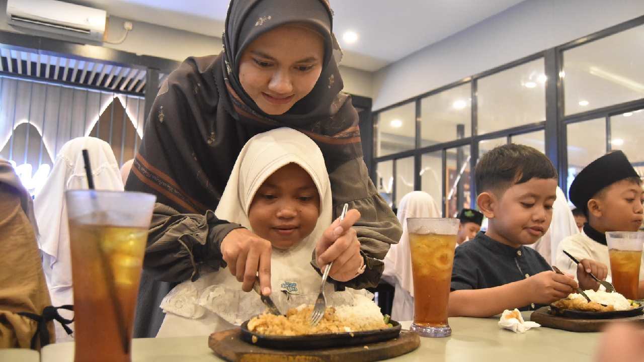Bulan Muharram Sering Dikaitkan dengan Anak Yatim, Ini Sejarah dan Keutamaannya