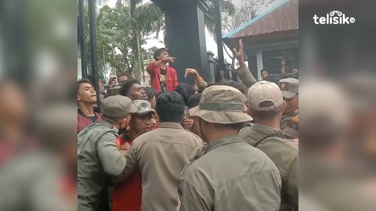 Demo Mahasiswa Unsultra di DPRD Sultra Berujung Ricuh, Desak Perubahan Polri dan TNI