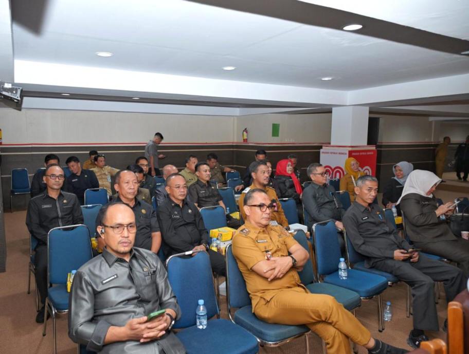 Pemkot Kendari Serahkan Raperda Pertanggungjawaban APBD 2025 dan Laporan Keuangan 3 Perumda ke DPRD