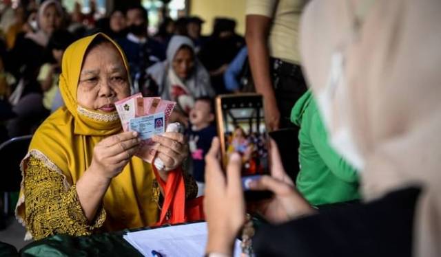 Penyaluran Bansos 50 Juta Warga Diatur Pakai AI, Berikut Syarat Terbaru dari Komdigi