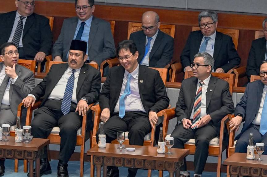 Purbaya Resmi Ajukan Anggaran Kemenkeu 2027 Rp 49 Triliun