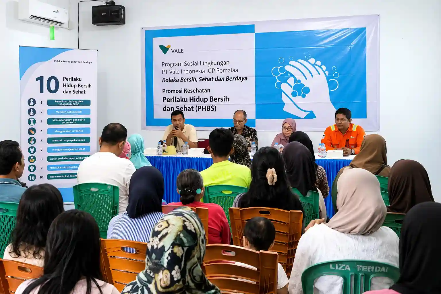 Wujudkan Desa Sejahtera, PT Vale IGP Pomalaa Edukasi Penerapan PHBS di Desa Pesouha