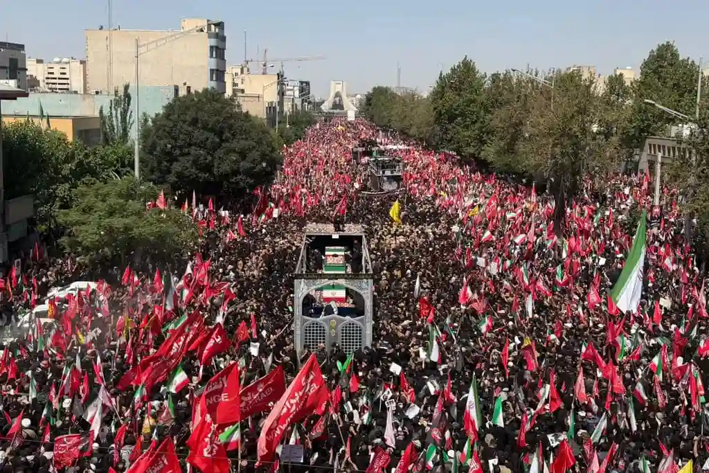 Timur Tengah Kembali Panas, Iran Klaim Serang Target Militer AS Usai Pemakaman Khamenei