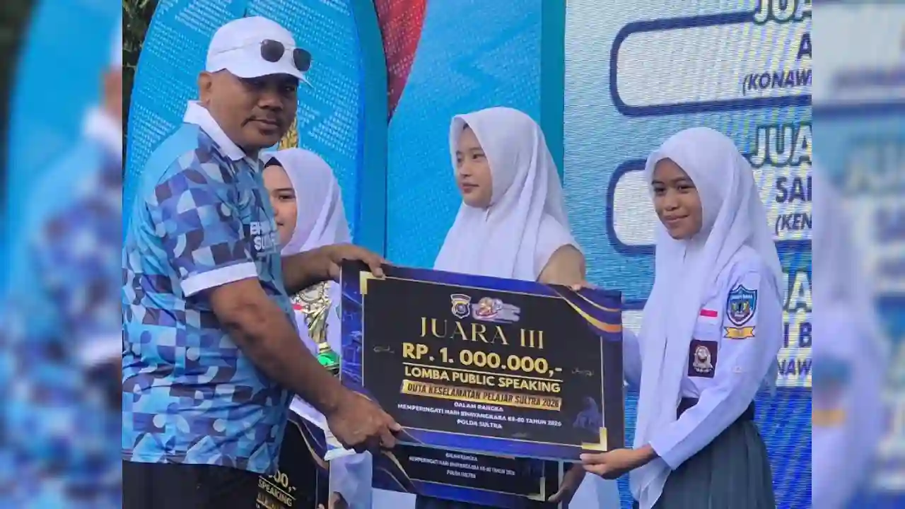 Wakili Polres Muna, Aurora Pelajar SMAN 1 Raha Raih Juara III Lomba Publik Speaking