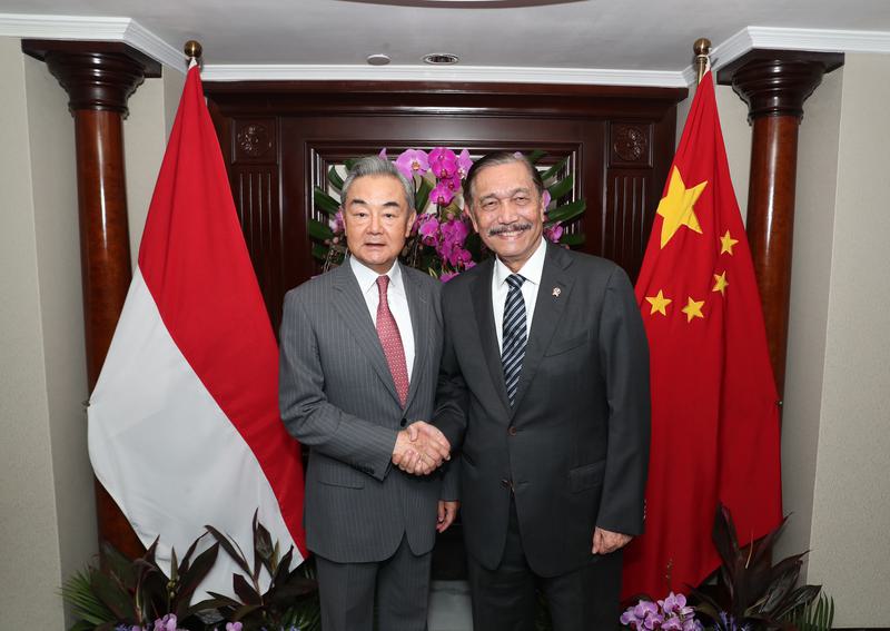 China Makin Serius Garap Indonesia, Menlu Wang Yi Pede dengan Investasi Usai Bertemu Luhut