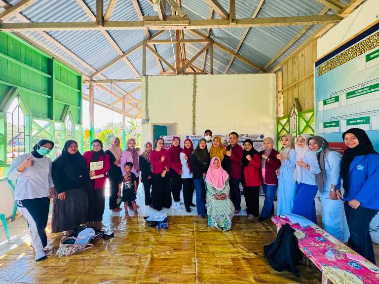 Dosen Universitas Pelita Ibu Kenalkan Merarangi Sehat di Wawonii, Tradisi Lokal Ibu Nifas Tetap Dipertahankan