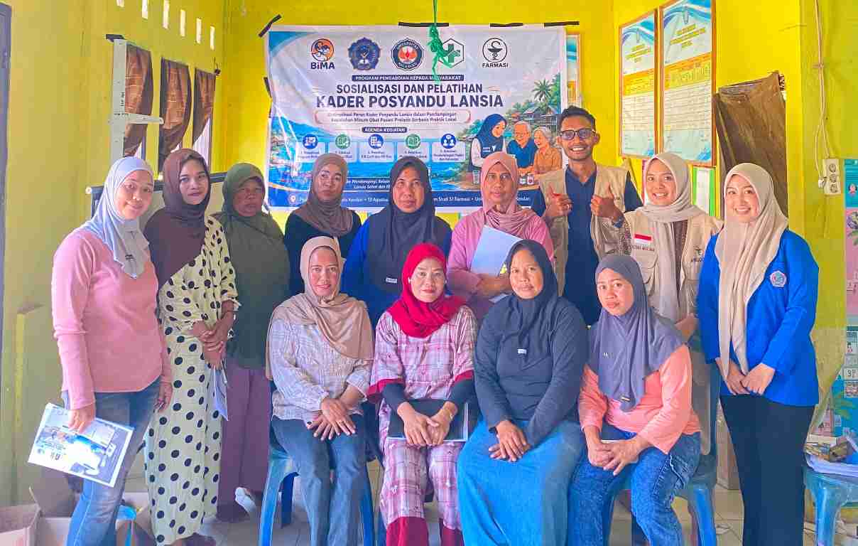 Pengabdian S1 Farmasi Universitas Pelita Ibu Perkuat Kader Posyandu Dampingi Pasien Prolanis