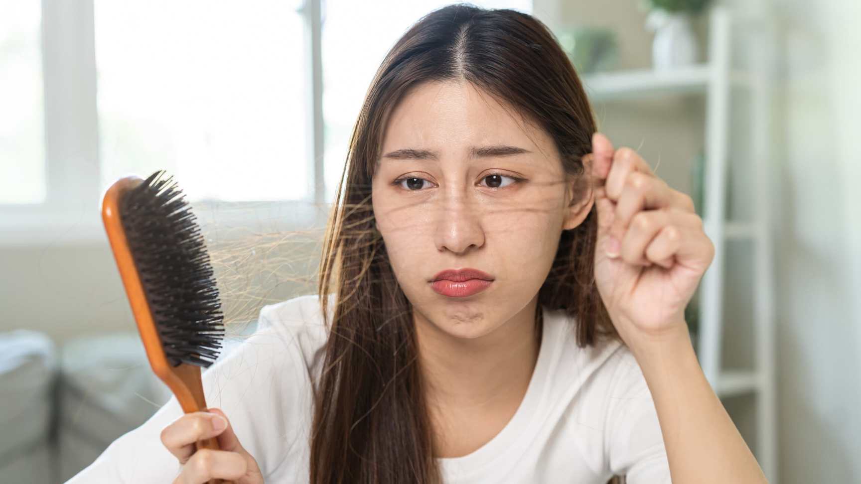 10 Rekomendasi Minyak Rambut untuk Bantu Atasi Rambut Rontok