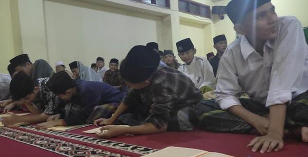 Cerita Ustaz Digeruduk 3 PSK hingga Diteror Santet