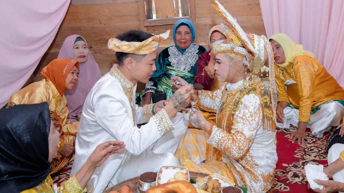 Jatuh Hati dengan Wanita Asal Muna Barat, Pria China Ini Mantap Putuskan Mualaf