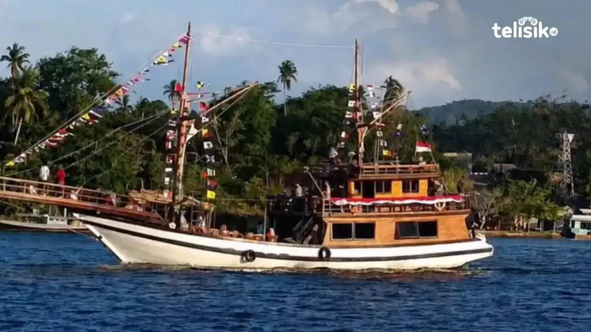 Wisata Bahari Teluk Kendari Bisa Dinikmati dari Atas Kapal Pinisi, Tiket Open Trip Rp 299 Ribu