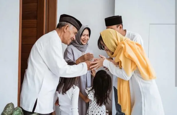 Jangan Asal Ucap Kata Maaf, Ini Adab Meminta Maaf Sesuai Syariat Islam